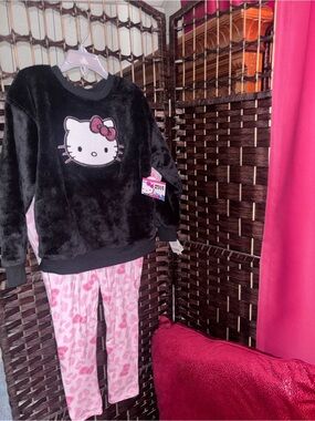 Hello Kitty Black Plush Top with Pink Patterned Pajama Pants